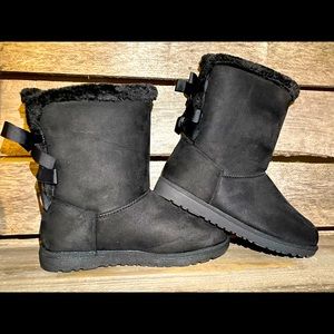 HotTomato Womens boots - Size 12